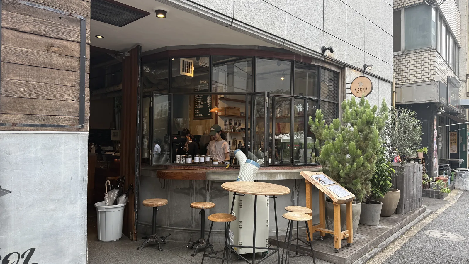 BERTH COFFEE TOKYO (photo 3)