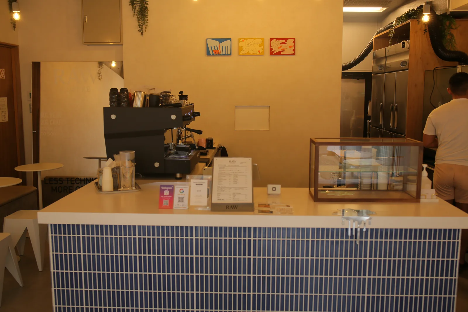 RAW COFFEE (photo 5)