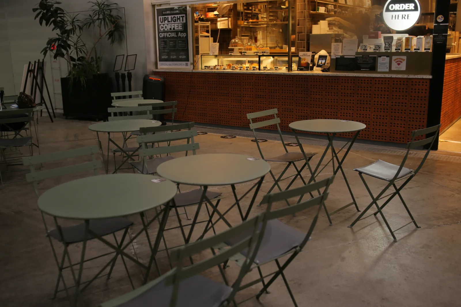 UPLIGHT COFFEE（3枚目）